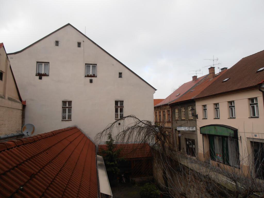 Penzion U Ceske Koruny ยีชิน ภายนอก รูปภาพ
